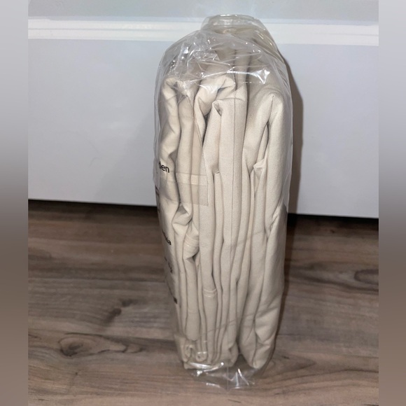 Amazon Basics Full Size Sheet Set, Microfiber, Beige - Picture 6 of 6